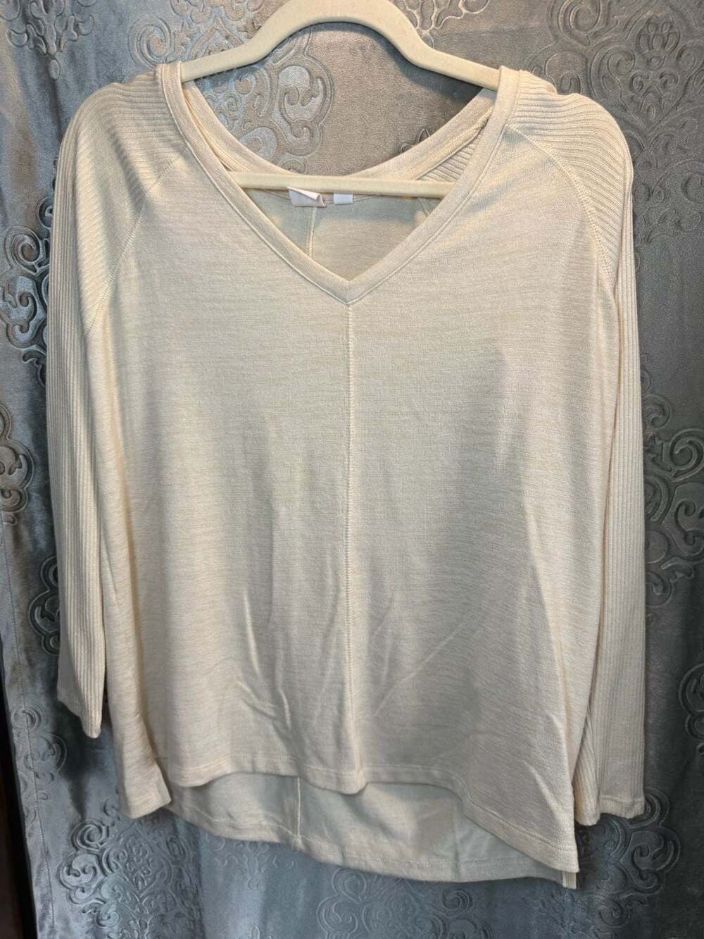 Gap V-Neck Long Sleeve Ribbed Knit Sweater Cream Size S Petite